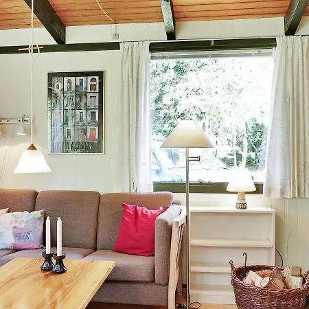 Two-bedroom Holiday In Nexo 2 度假居 Strandby Gårde